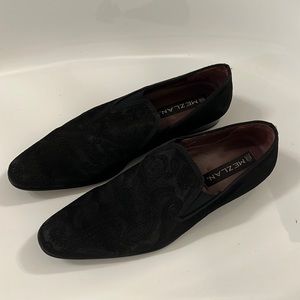 Mezlan black dress shoes size 10.5. Excellent condition!